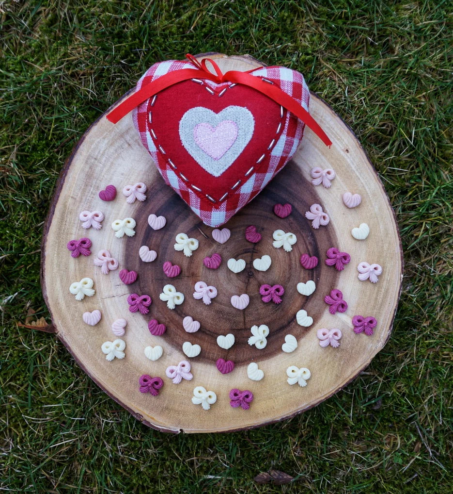 DAINTY LOVE goat milk minis