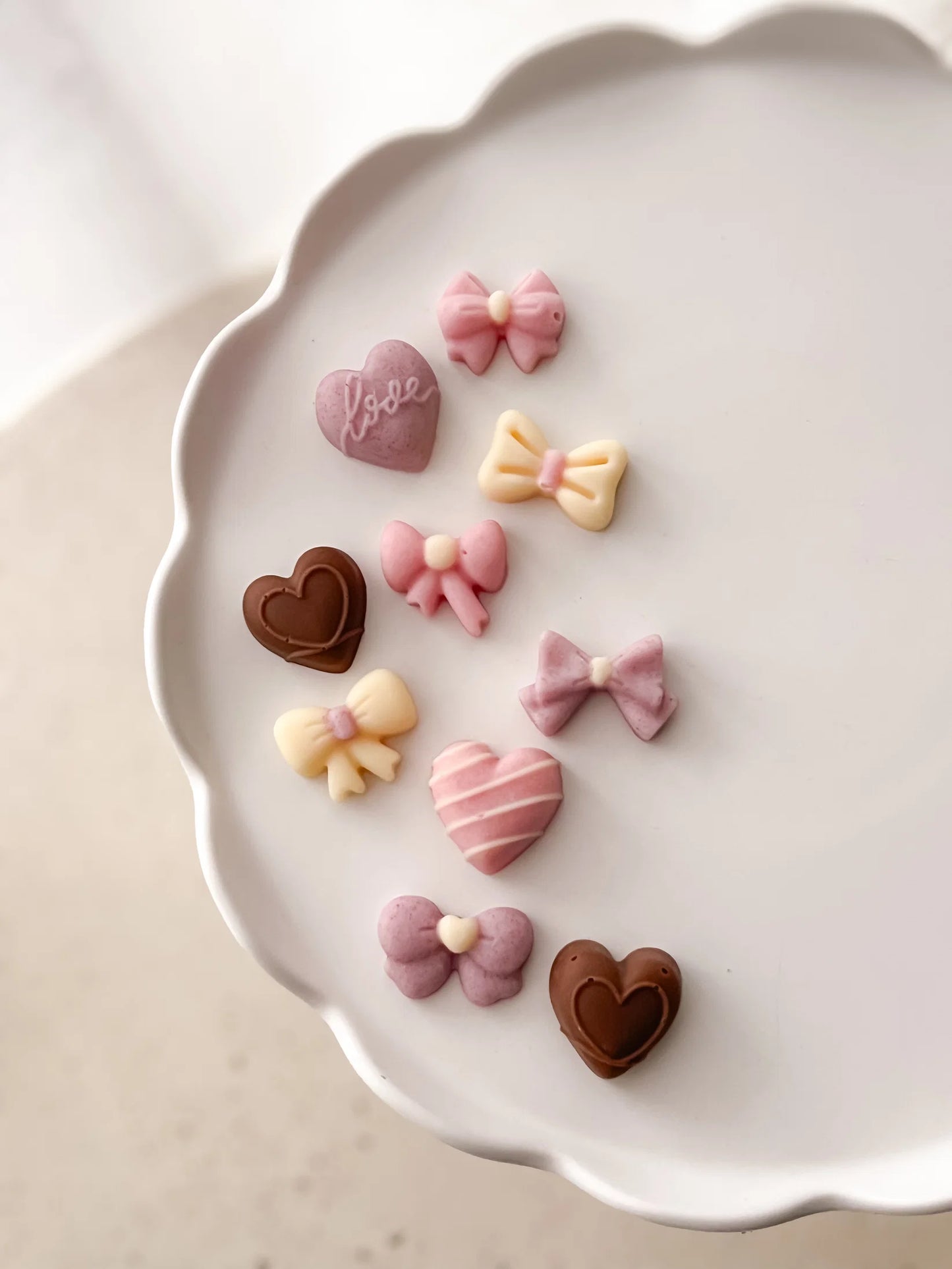 bows & hearts bites